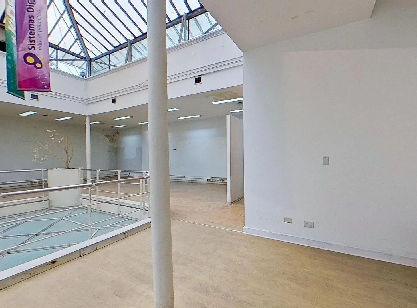 OFICINA VENTA  EN MONSERRAT DE 186 m² 3