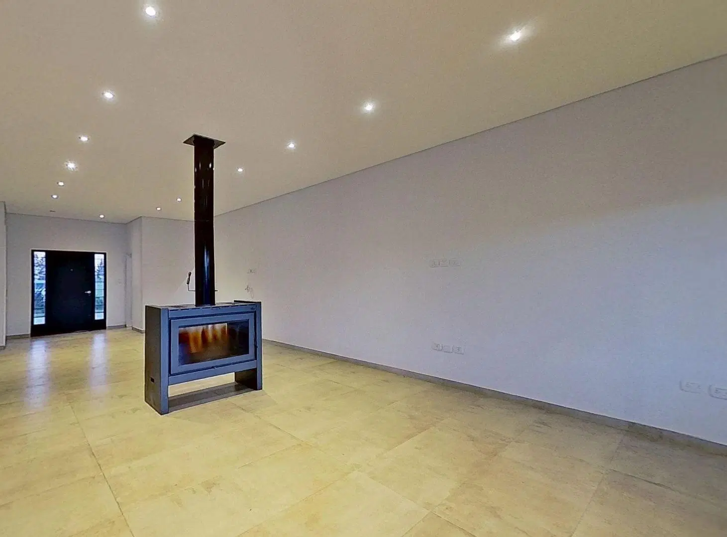 ALQUILA CASA  BARRIO BELLVILLE   5 AMB -  CANNING 3