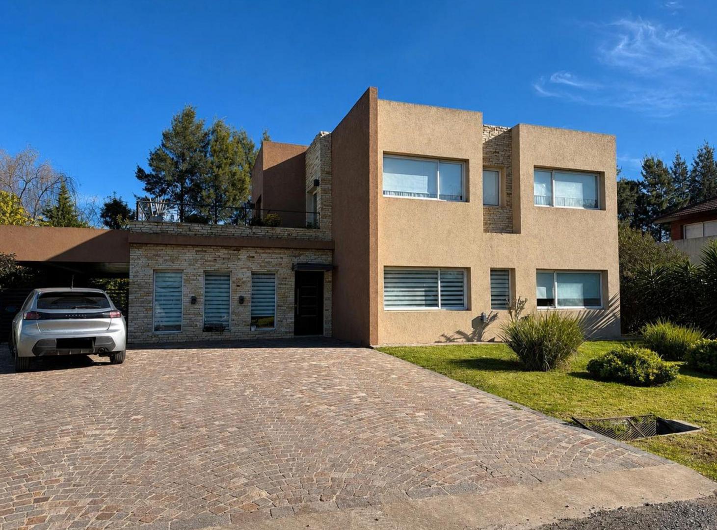 CASA EN VENTA BARRIO PRIVADO MALIBU APTO CREDITO