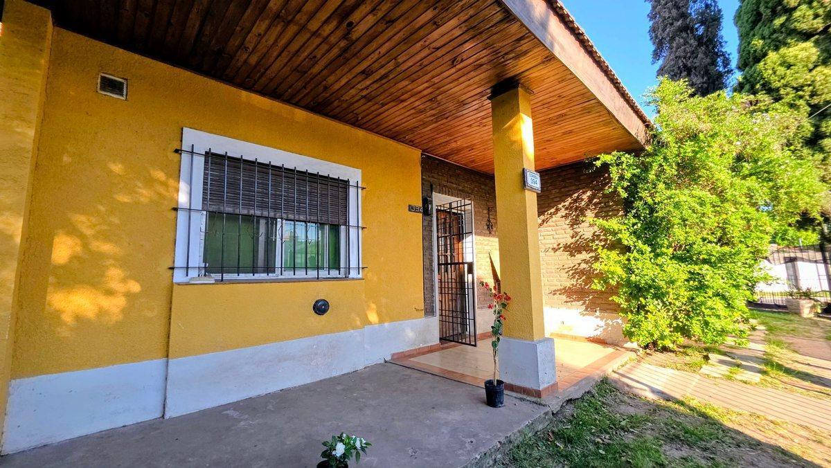 Casa en Venta Centro de Luis Guillón Apto Credito