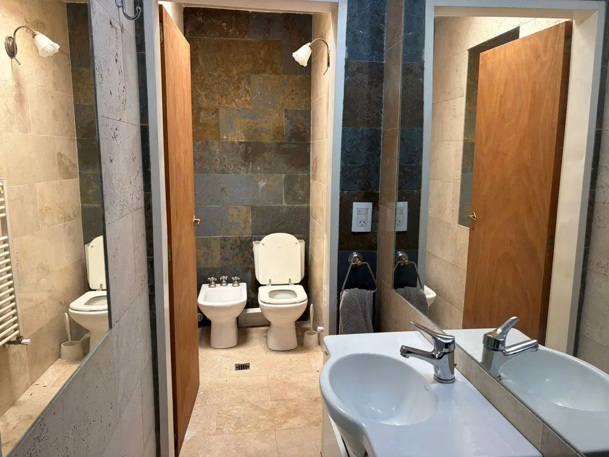 CASA EN VENTA BURZACO CON COCHERA 5