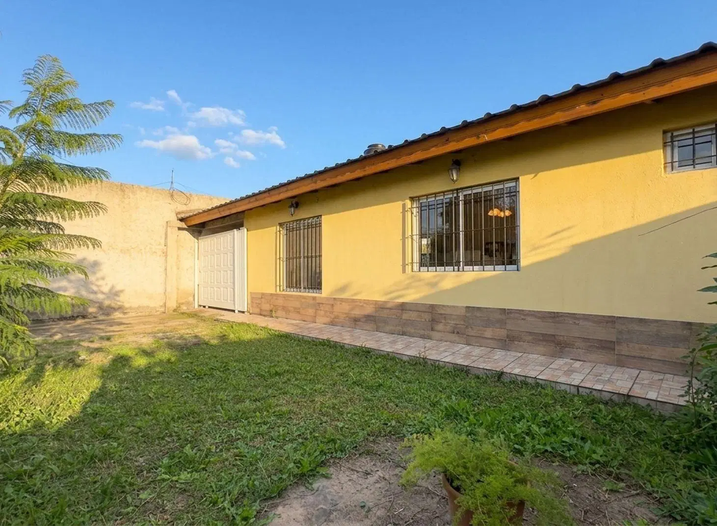 CASA EN VENTA TRISTAN SUAREZ 2 AMB CON PILETA 3