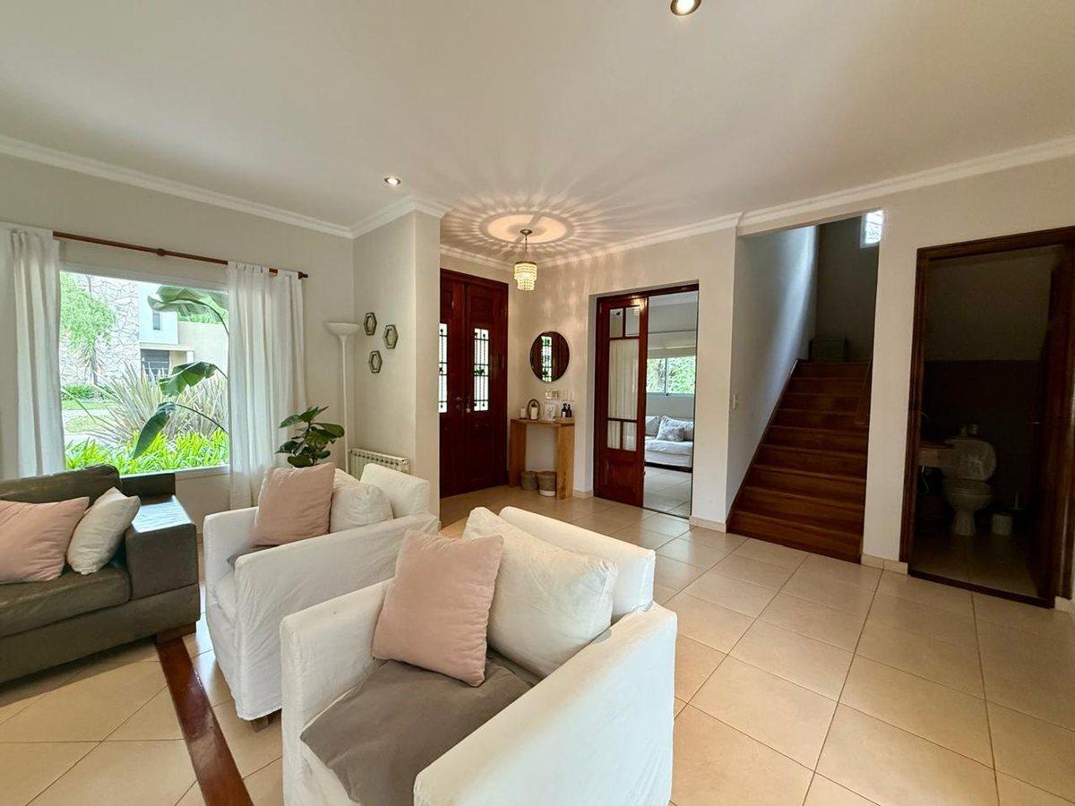 CASA EN VENTA BARRIO PRIVADO QUINTAS DEL SOL
