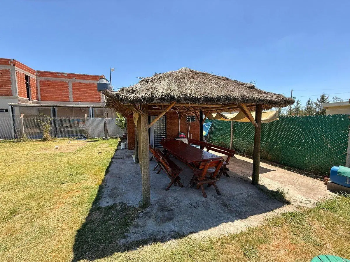 CASA QUINTA EN MÁXIMO PAZ CON PISCINA Y QUINCHO 5