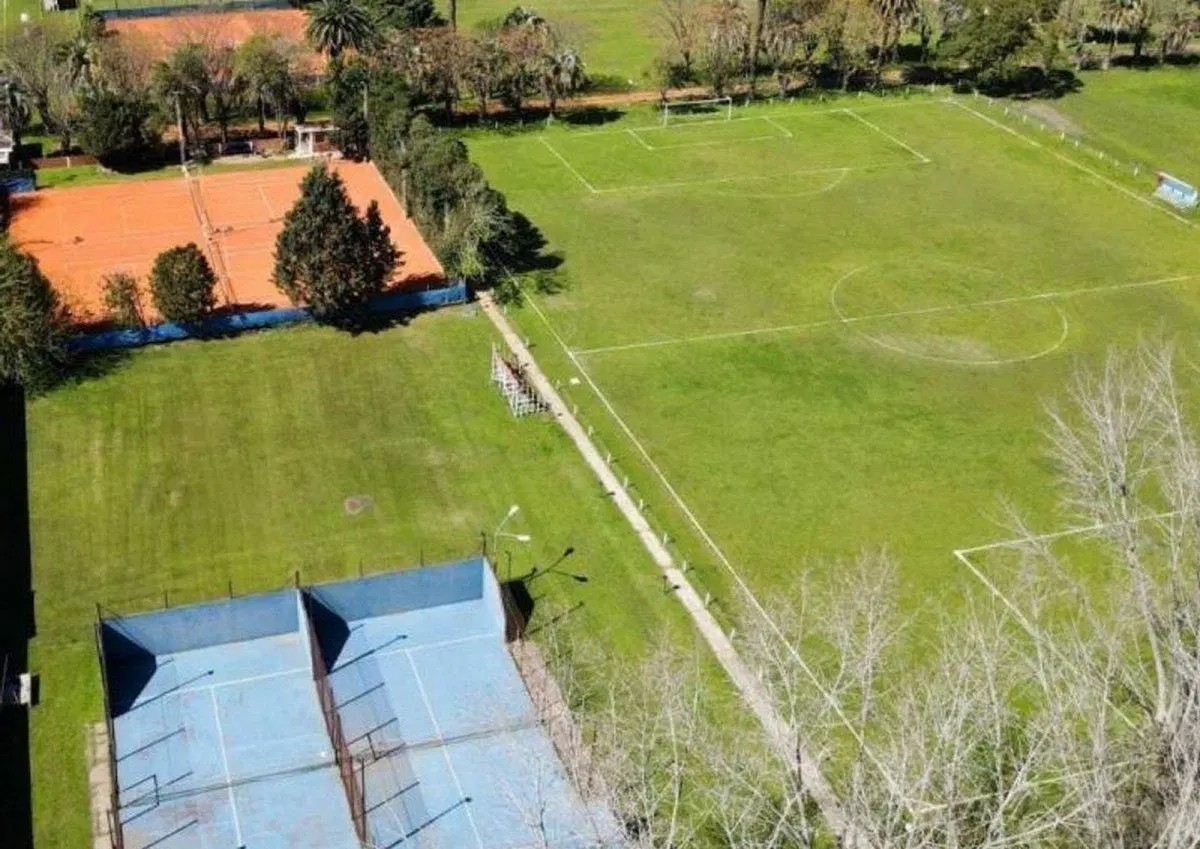 CASA EN VENTA MONTE GRANDE EN CLUB CSIS 4