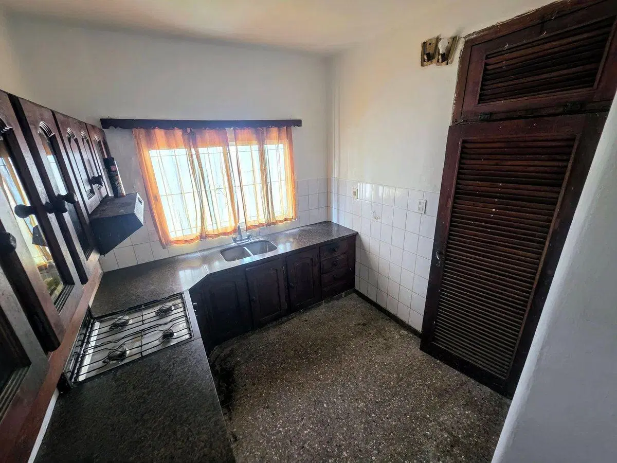 CASA EN VENTA EN LAVALLOL CENTRO 8