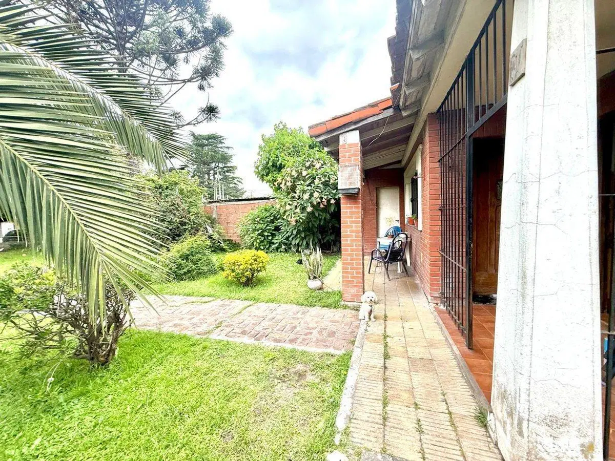 VENTA DE CASA EN EZEIZA CON EXCELENTE UBICACION 2
