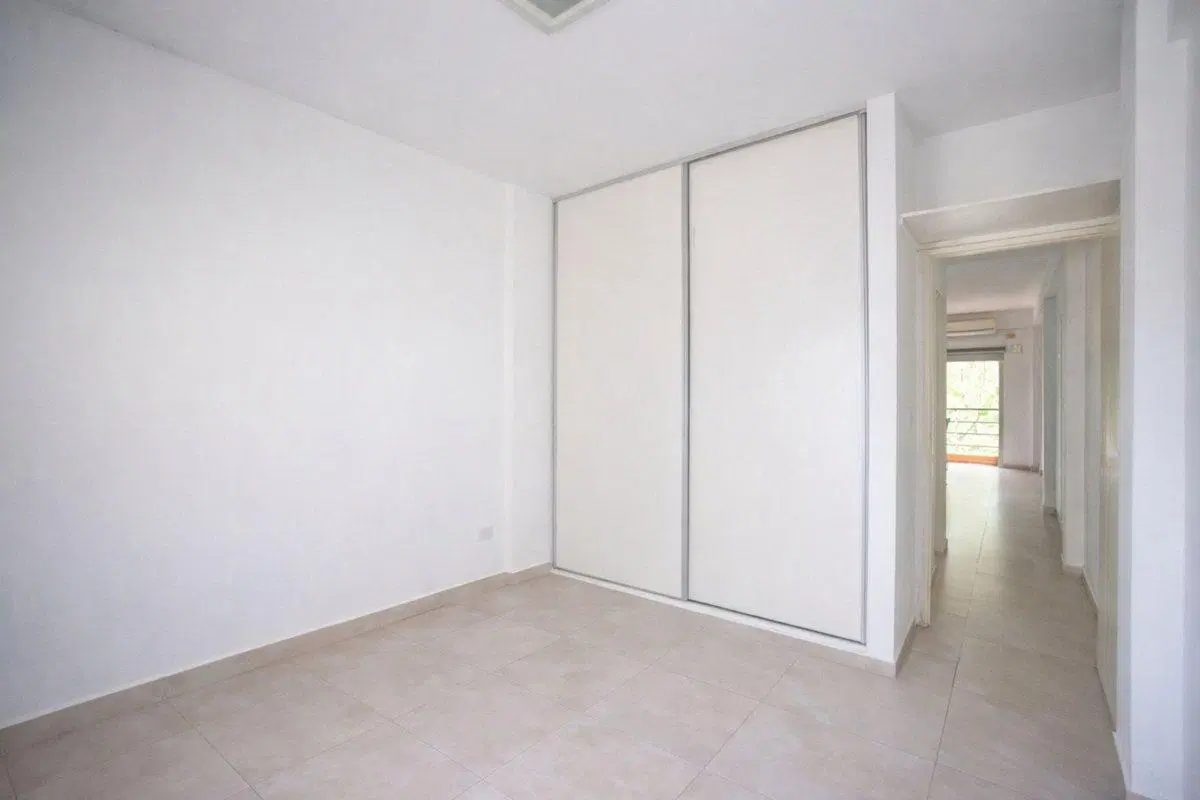 DEPARTAMENTO VENTA 2 AMBIENTES y BALCÓN BANFIELD 4