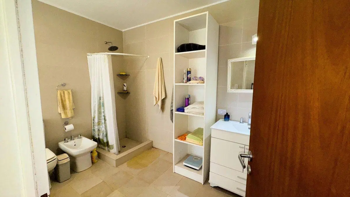 CASA EN VENTA EN LA ALAMEDA 5 AMBIENTES PERMUTA 4