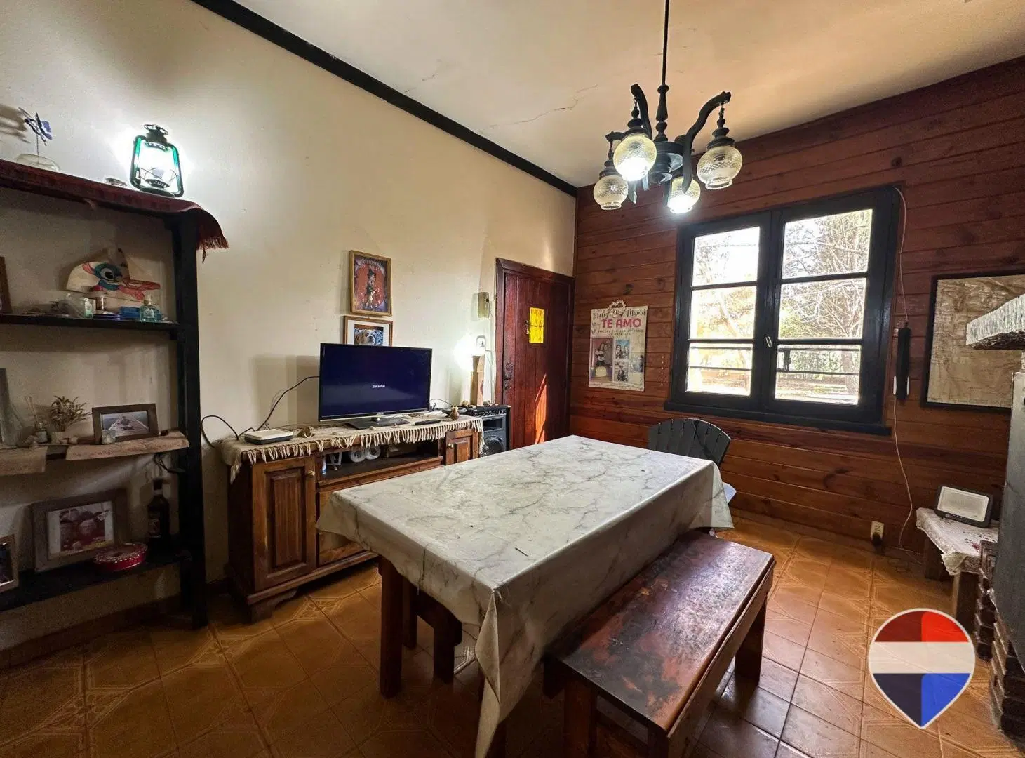 CASA EN VENTA EN CARLOS SPEGAZZINI 8
