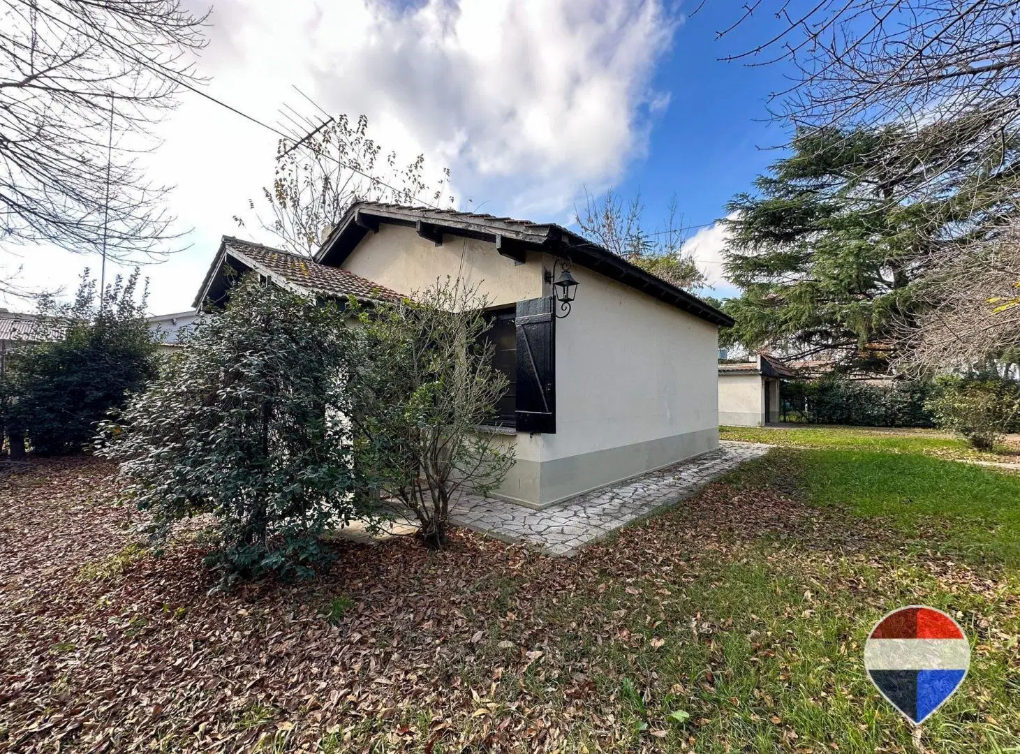 CASA EN VENTA EN CARLOS SPEGAZZINI 5