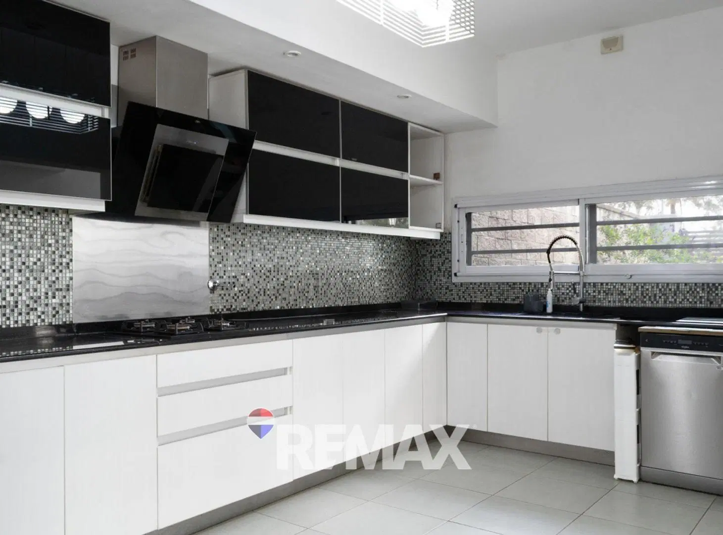 CASA EN VENTA 3 AMBIENTES SAN VICENTE 2