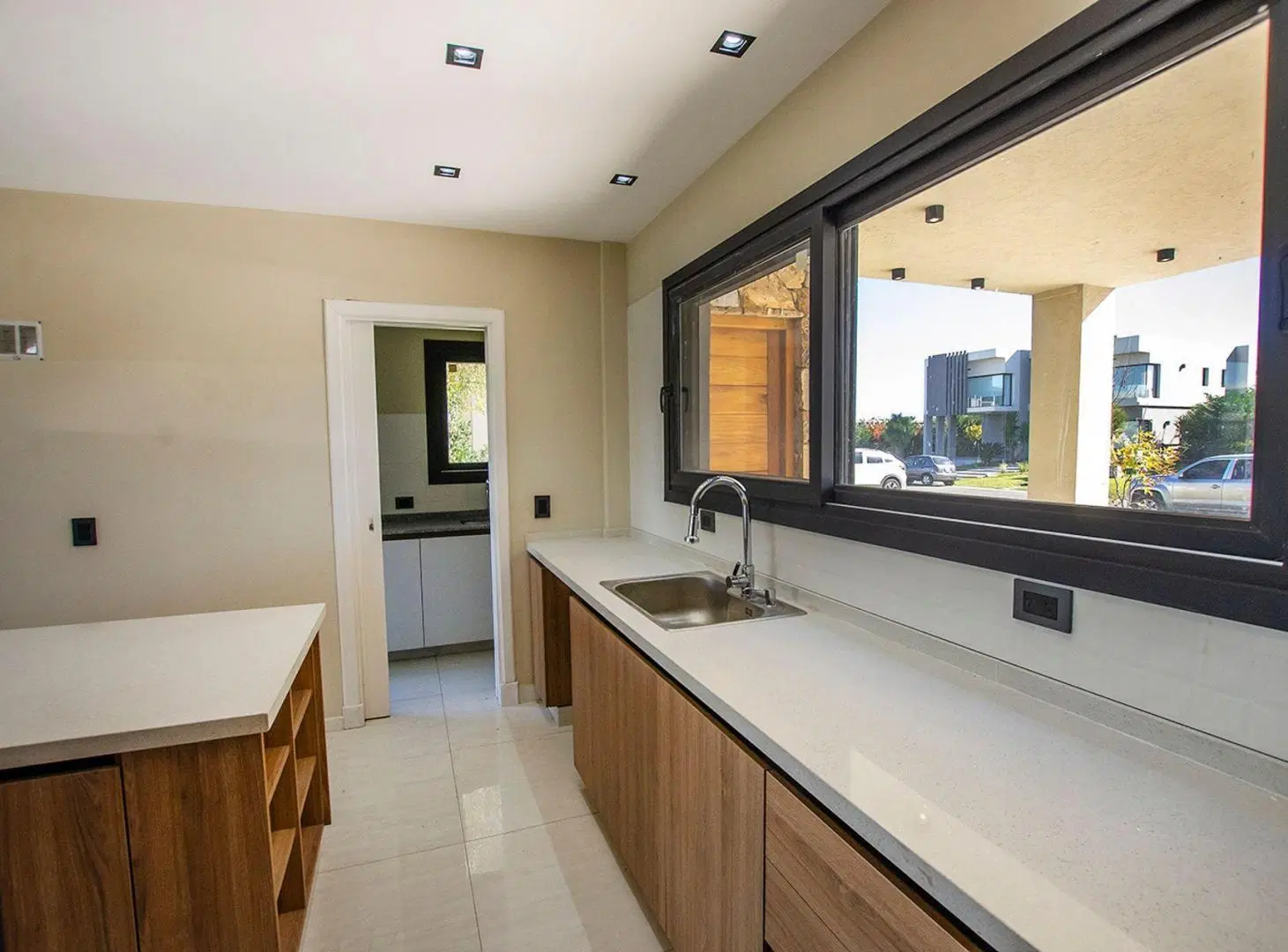CASA EN VENTA TERRALAGOS EZEIZA CON PISCINA 2