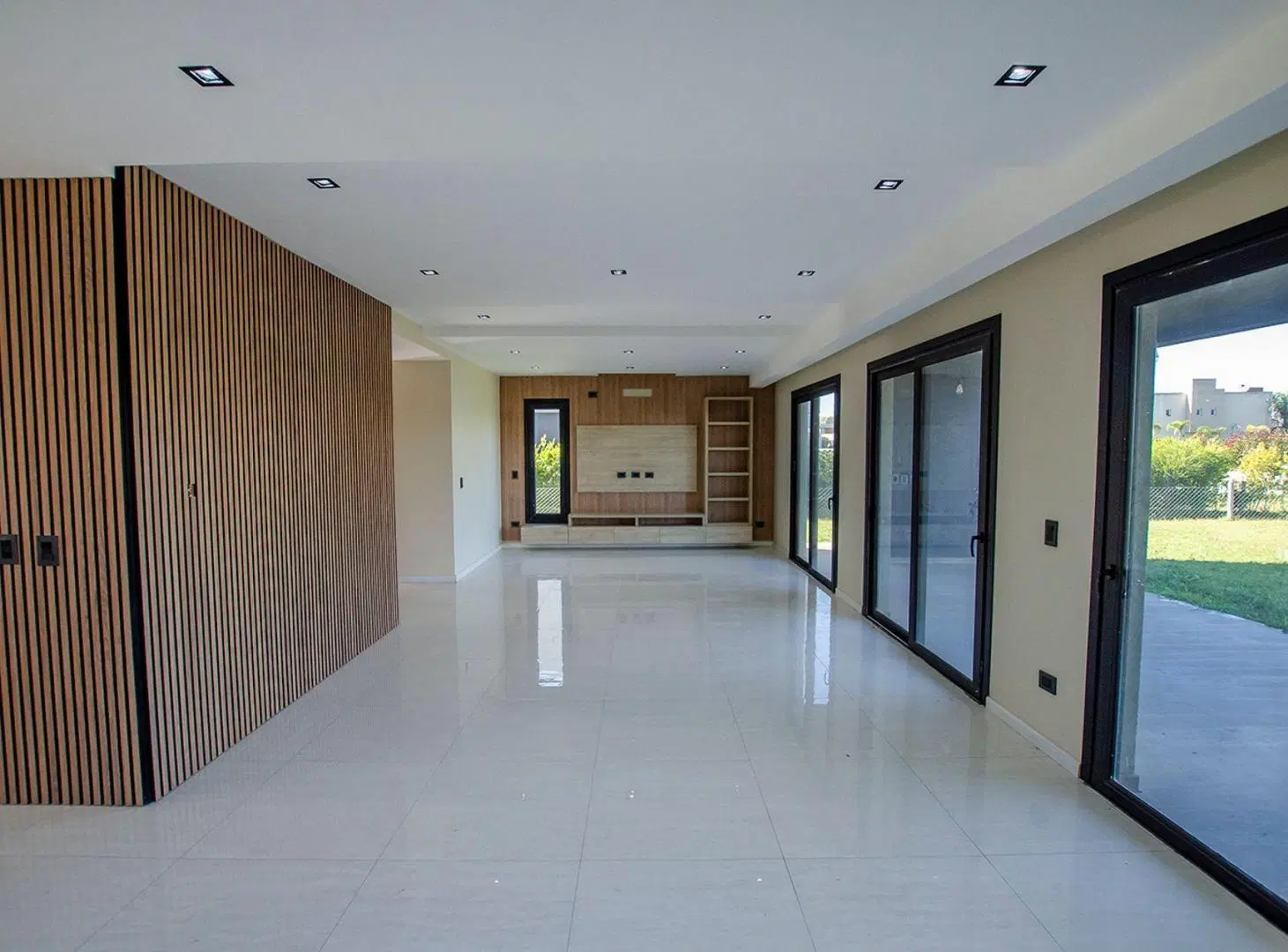 CASA EN VENTA TERRALAGOS EZEIZA CON PISCINA 3