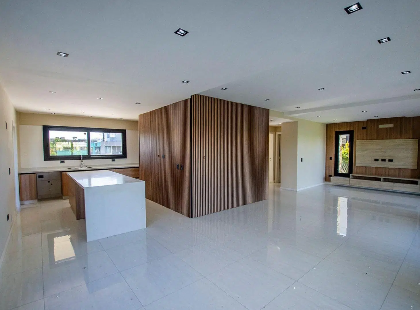 CASA EN VENTA TERRALAGOS EZEIZA CON PISCINA 5