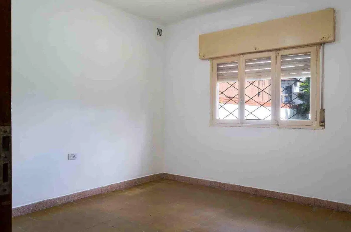 CASA EN VENTA 3 AMBIENTES EN LONGCHAPS 5