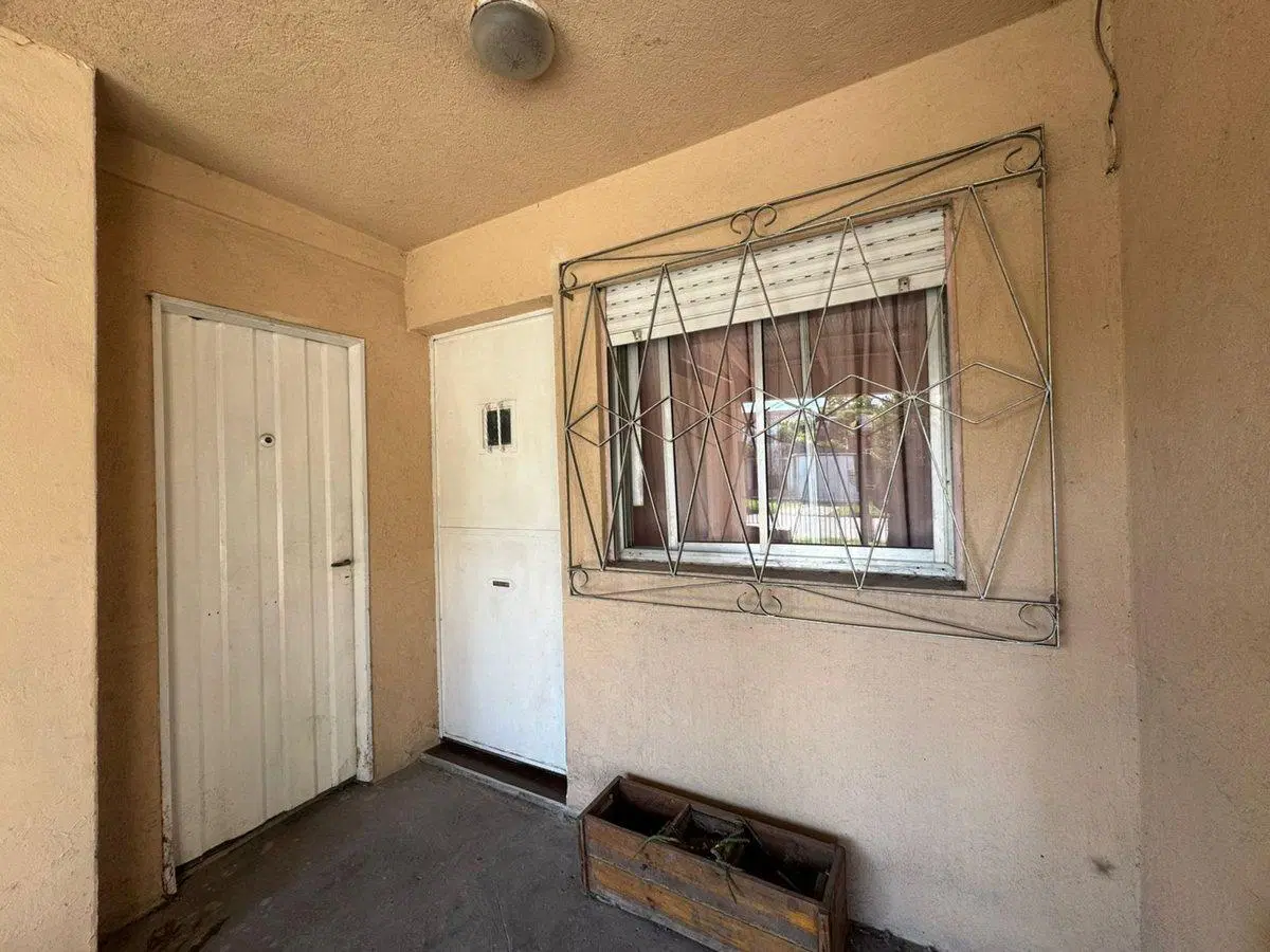 CASA EN VENTA TEMPERLEY REFACCIONADA A NUEVA 8