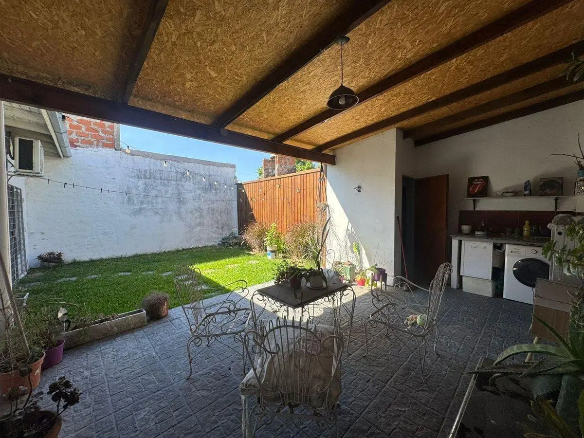 CASA EN VENTA TEMPERLEY REFACCIONADA A NUEVA 4