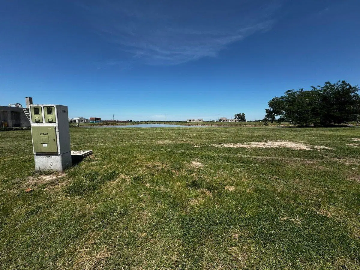 TERRENO EN VENTA EN SANTA CLARA AL SUR A LA LAGUNA 4