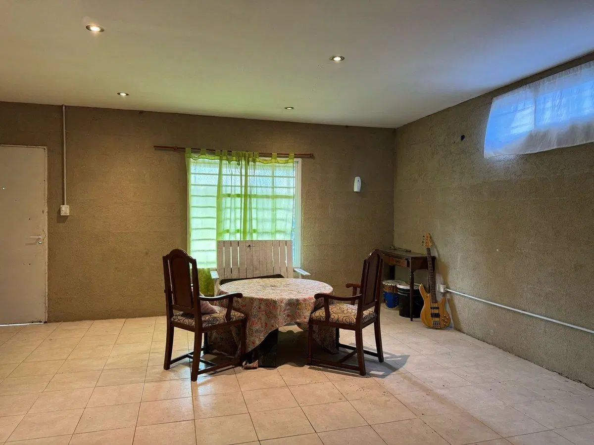 CASA EN VENTA 4 AMBIENTES EN ALEJANDRO KORN 5