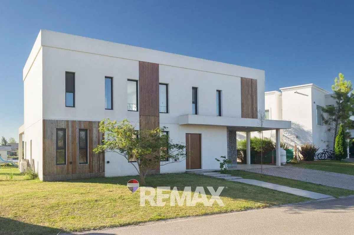 CASA EN VENTA CRUZ DEL SUR 5 AMBIENTES A LA LAGUNA 3