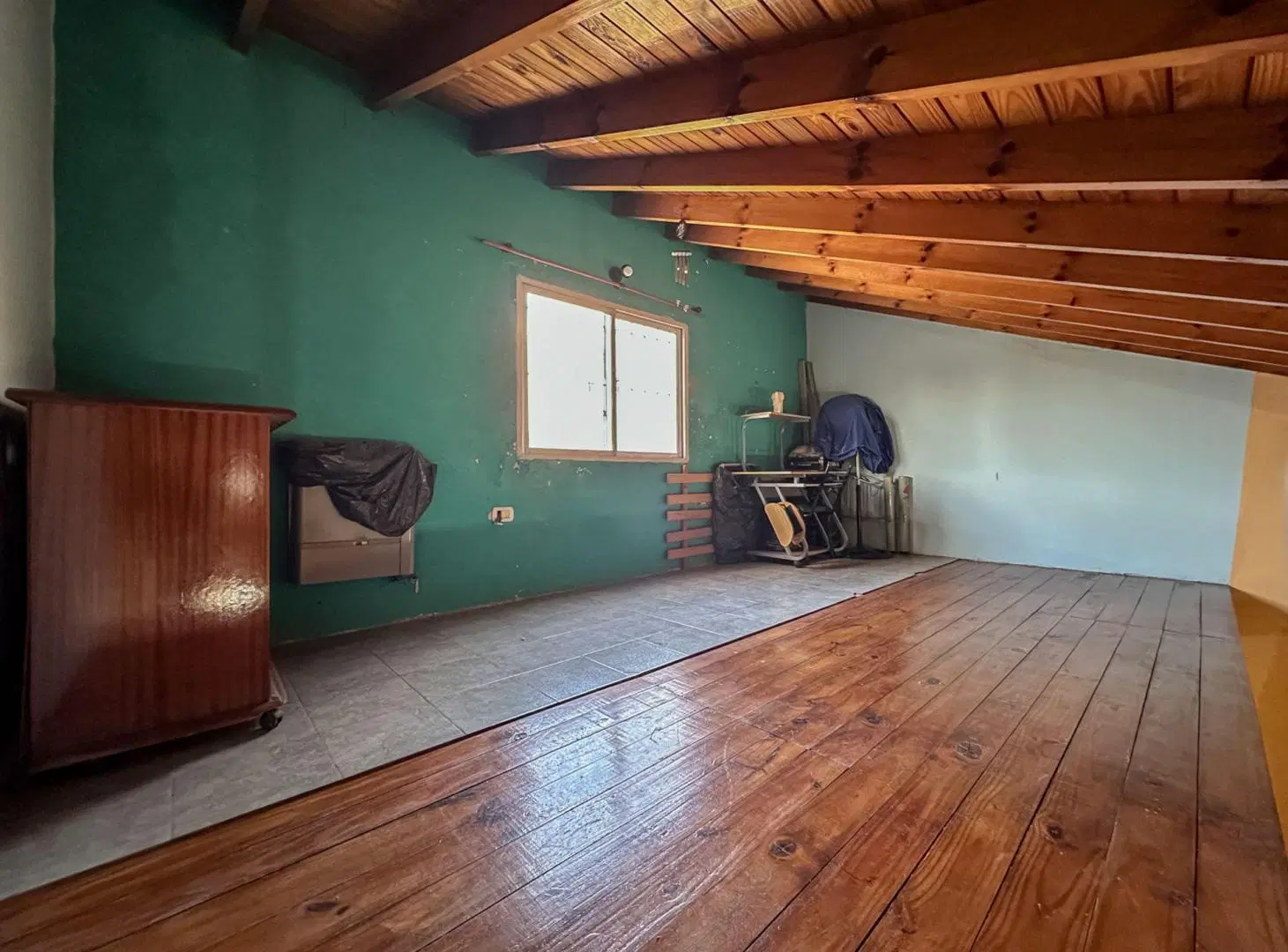 VENTA CASA 4 AMBIENTES EN BURZACO CON JARDIN 8