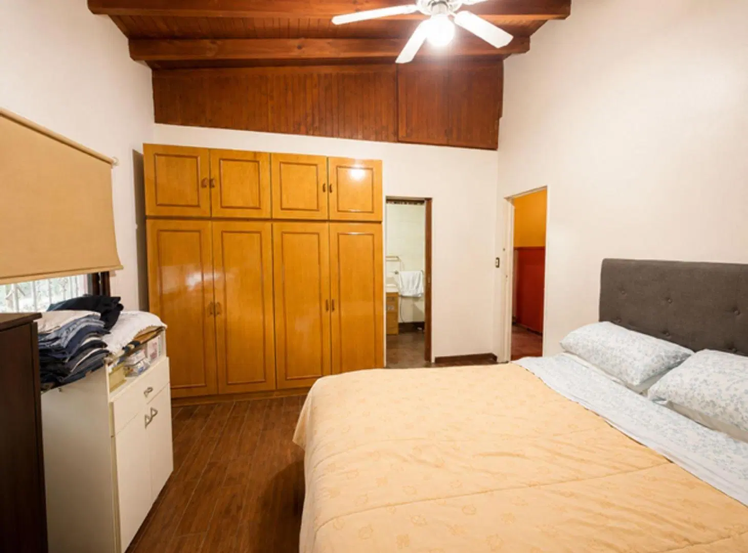 VENDE CASA EN SPEGAZZINI, CON LOCAL COMERCIAL 5