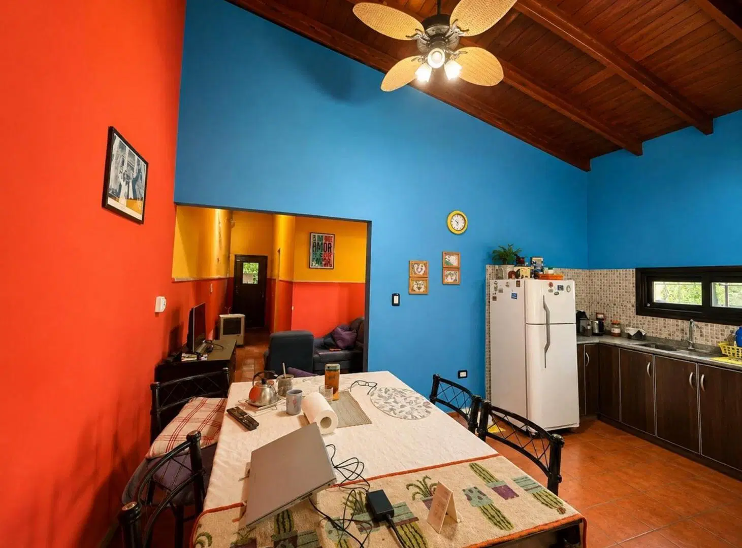 VENDE CASA EN SPEGAZZINI, CON LOCAL COMERCIAL 3