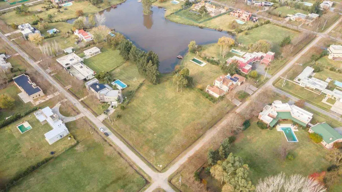 LOTE EN VENTA EN FINCAS DE SAN VICENTE A LA LAGUNA 3
