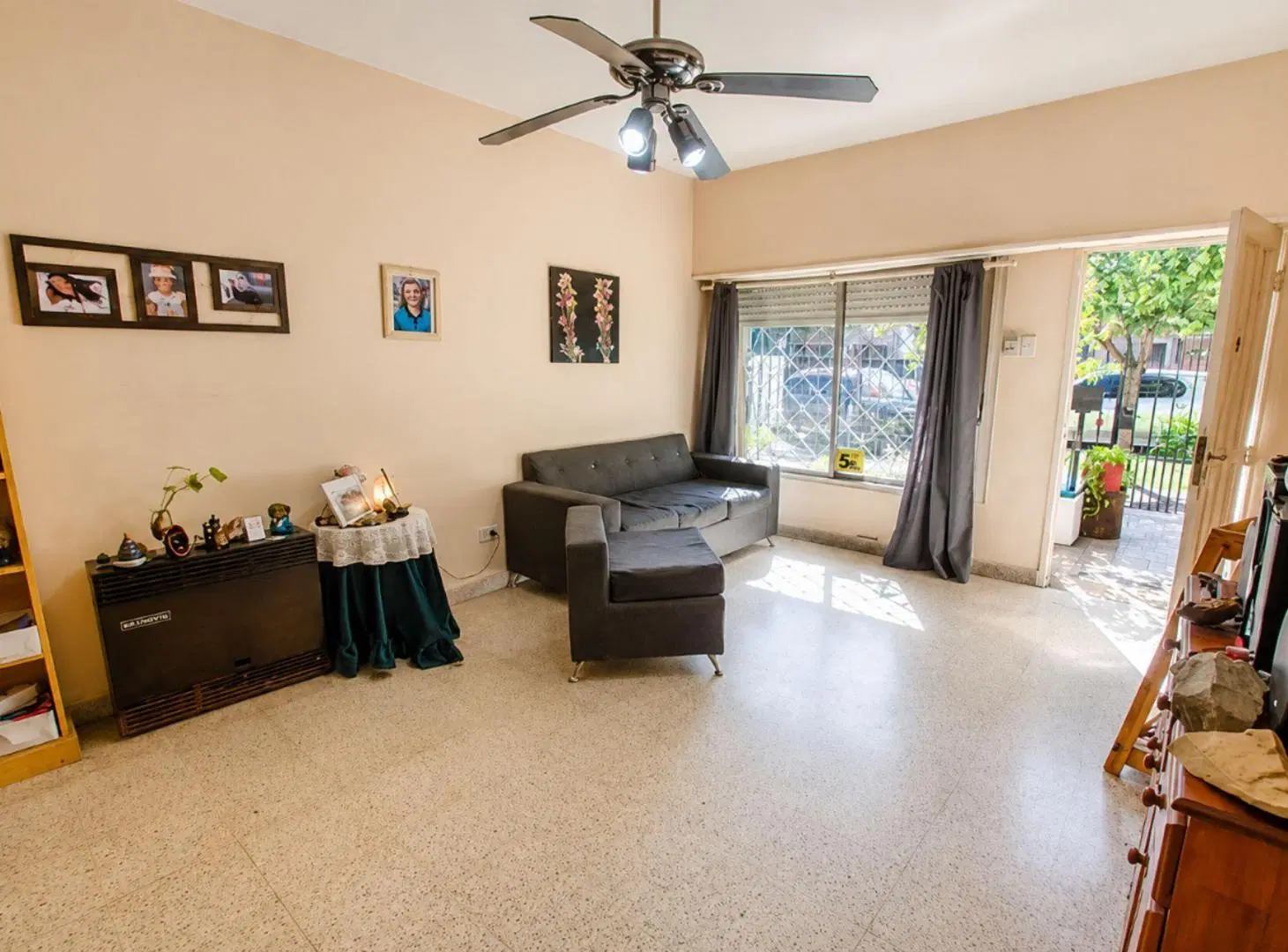 CASA 4 AMBIENTES EN VENTA LAVALLOL 2