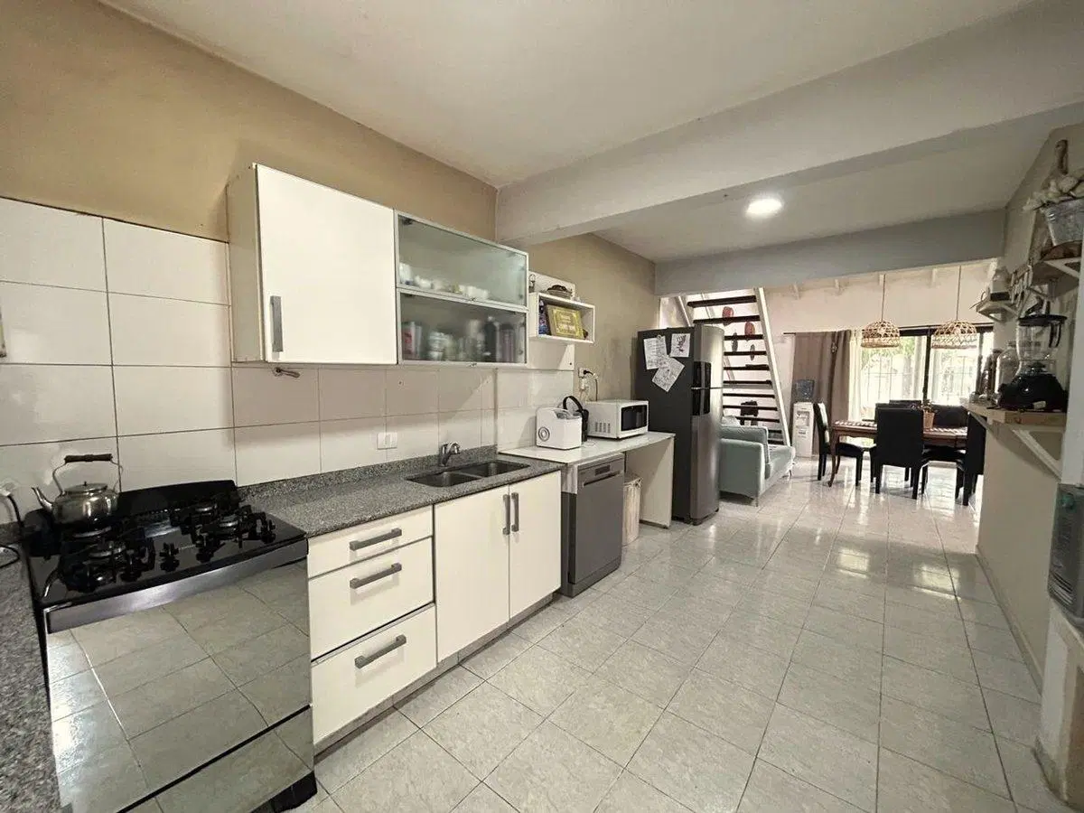 CASA VENTA EN CORIMAYO, TRES DORMITORIOS BURZACO 4