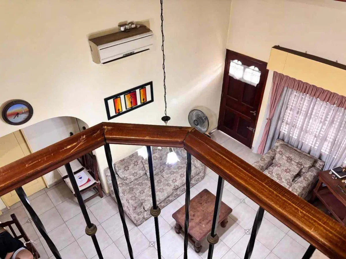 CASA EN VENTA MONTE GRANDE EXCELENTE ESTADO 2