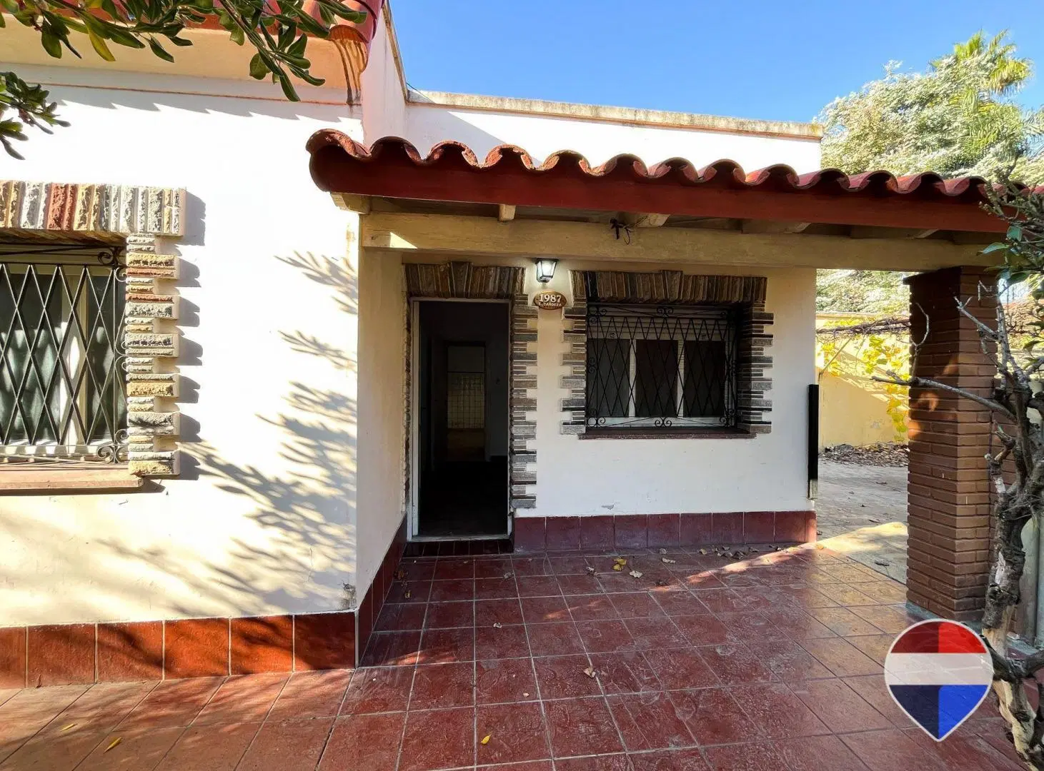Casa 4 Amb. en Venta en Luis Guillón APTO CREDITO 3
