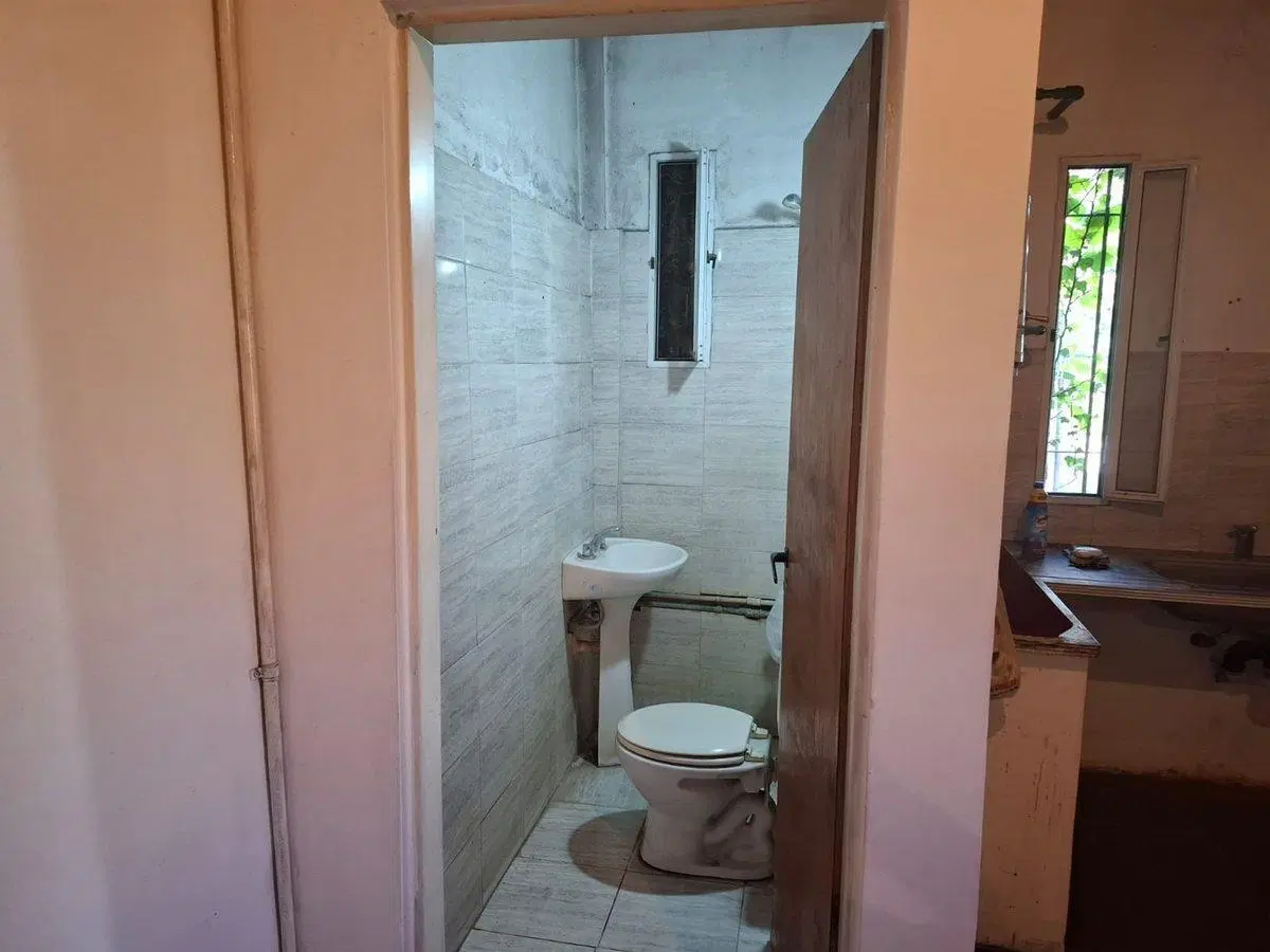 VENTA CASA EN MONTE GRANDE CON AMPLIO TERRENO 5