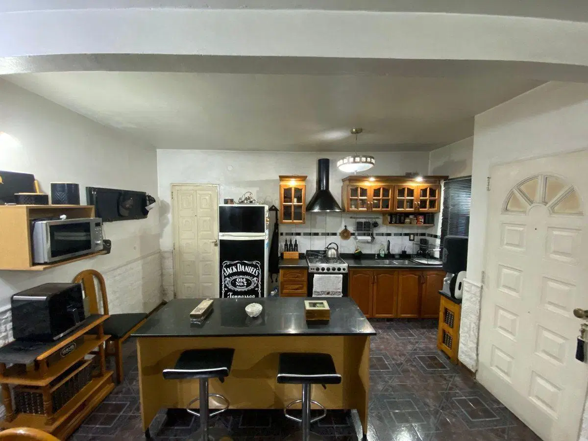 CASA EN VENTA LONGCHAMPS 4 AMBIENTES 2