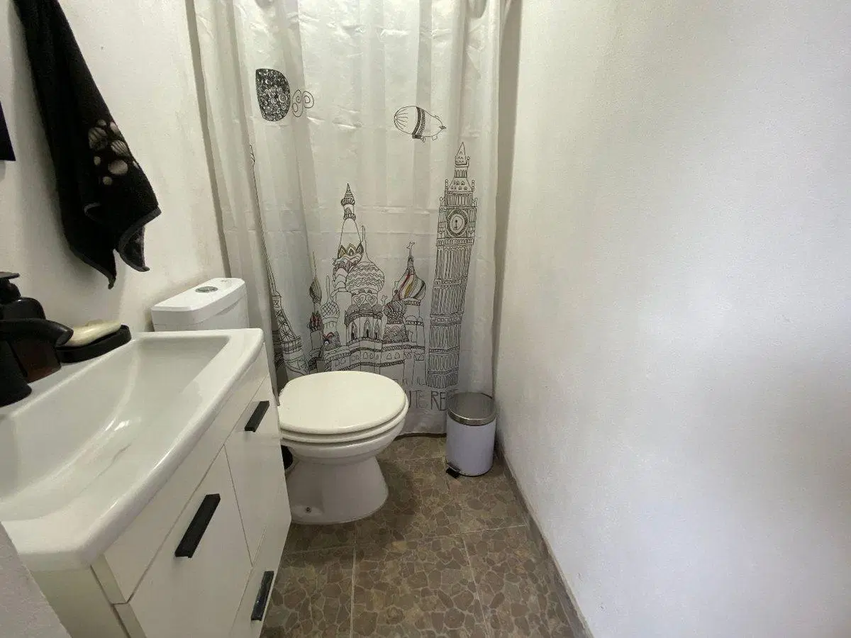 CASA EN VENTA LONGCHAMPS 4 AMBIENTES 8