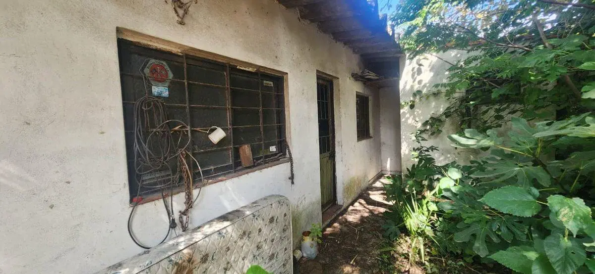 CASA PH EN VENTA EN LOMAS DE ZAMORA A RECICLAR 4