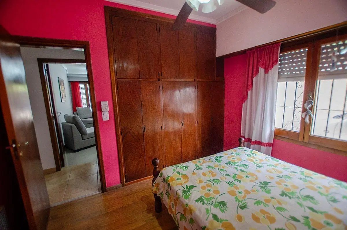 CASA EN VENTA EN MONTE GRANDE CON 4 DORMITORIOS 3