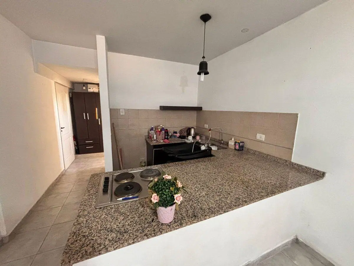 MONOAMBIENTE EN VENTA CENTRO DE MONTE GRANDE 4