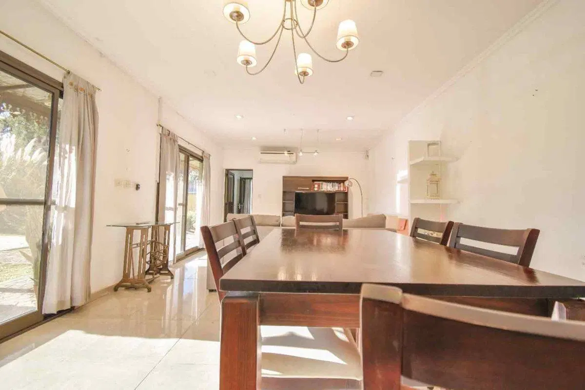 CASA QUINTA EN VENTA CAÑUELAS SOBRE RN 3 PILETA 3