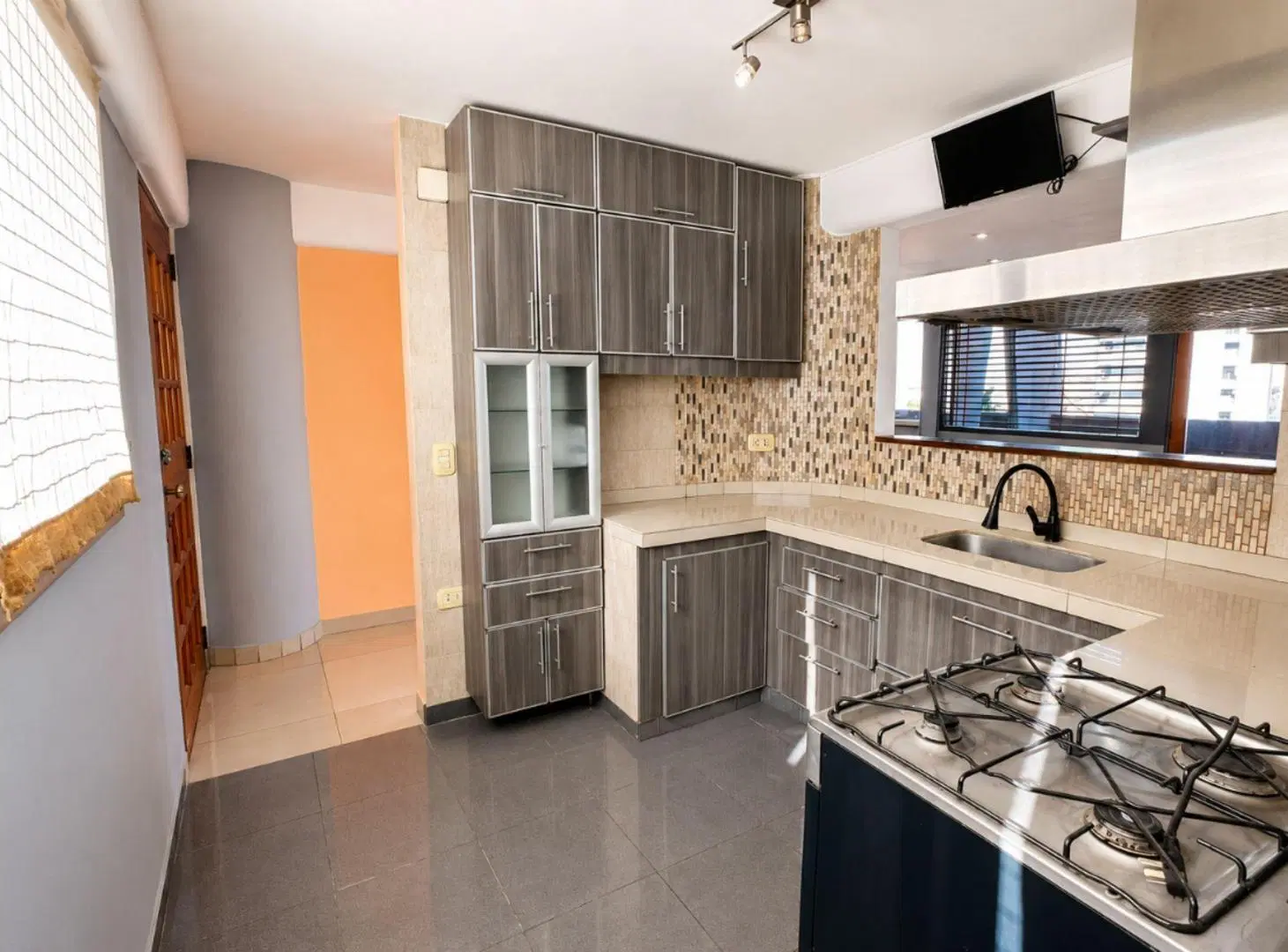 DEPARTAMENTO EN VENTA LANUS 4 AMB EN DOS PLANTAS 5