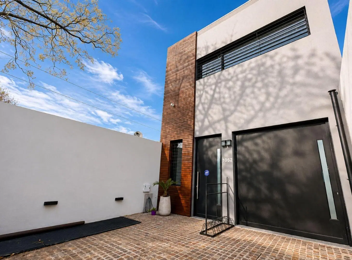 DEPOSITO CON OFICINAS EN VENTA LOMAS DE ZAMORA 2