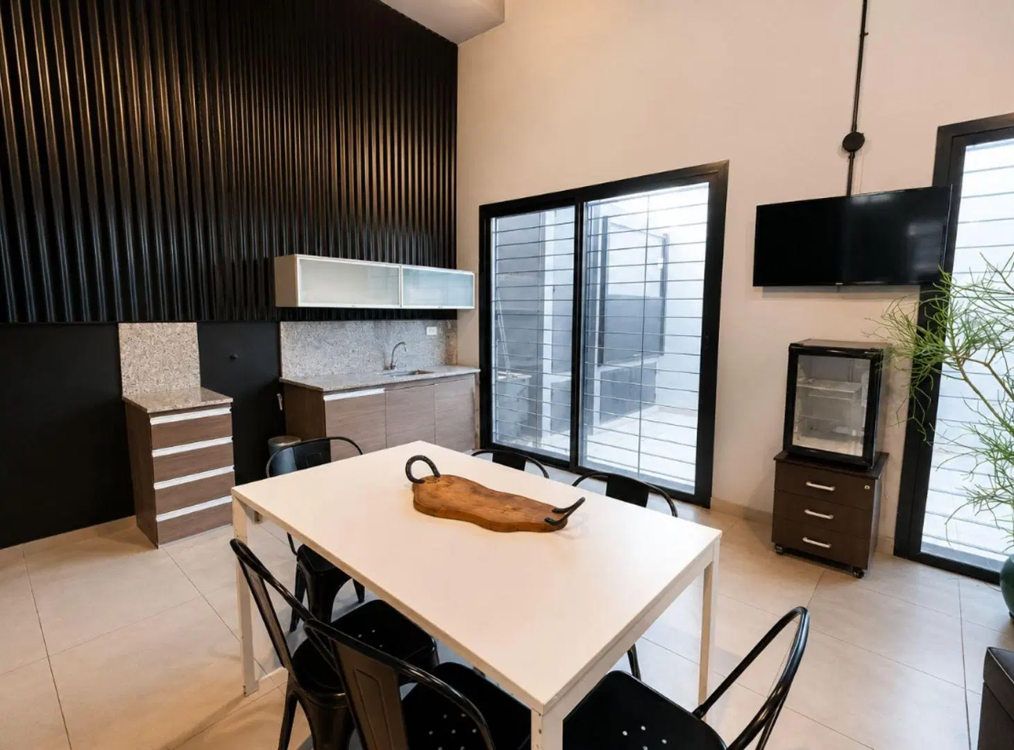 DEPOSITO CON OFICINAS EN VENTA LOMAS DE ZAMORA 5