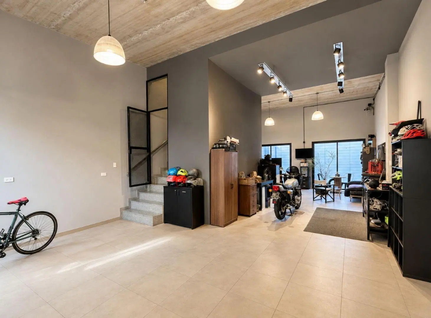 DEPOSITO CON OFICINAS EN VENTA LOMAS DE ZAMORA 4
