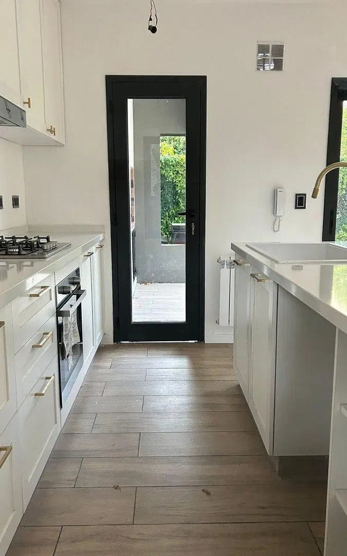 DUPLEX EN VENTA. ADROGUE, COCHERA,PILETA PRIVADA 2