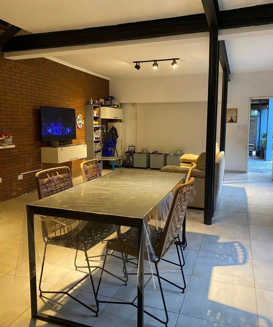 CASA EN VENTA EZEIZA 4 AMBIENTES CON PILETA