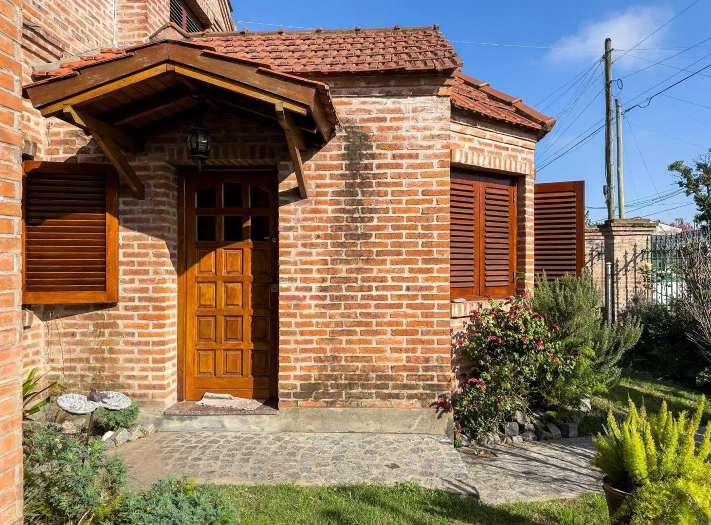 CASA EN VENTA 5 AMBIENTES EN BURZACO APTA CREDITO 5