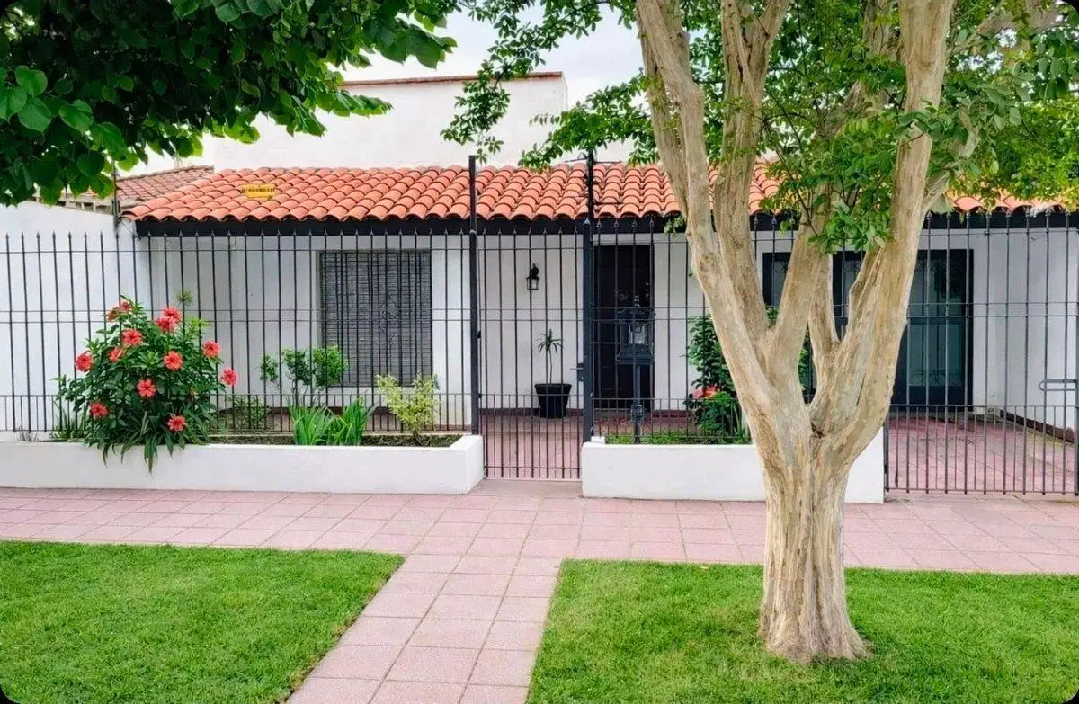 CASA CHALET EN VENTA EN MONTE GRANDE CENTRO 3