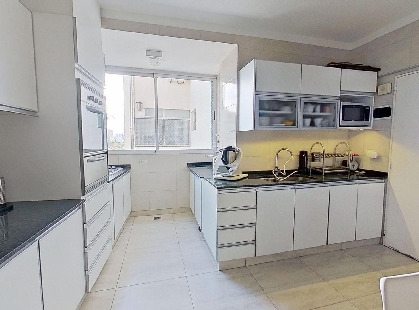 Foto de DEPARTAMENTO 4 AMB BELGRANO C/ COCHERA Y BAULERA, imagen 3
