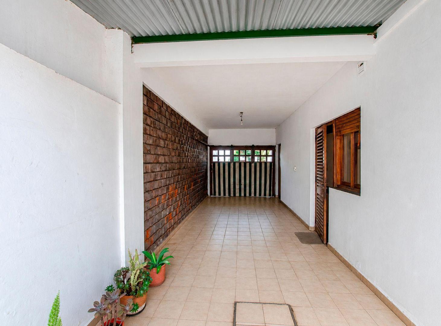 Foto de CASA EN VENTA EN TEMPERLEY, imagen 1